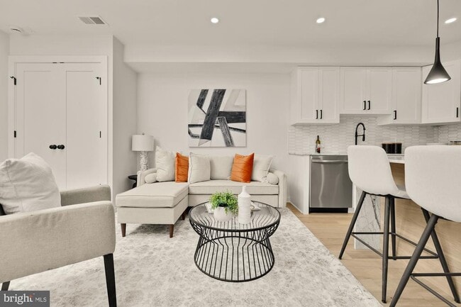 Building Photo - 2610 41st St NW Unit 5