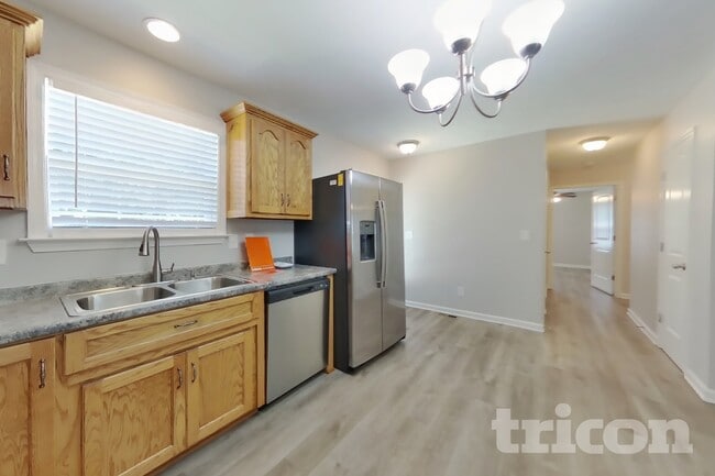 Photo - 1856 Emily Ln