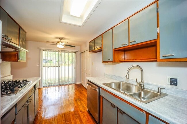 Photo - 146 Oldenburg Dr