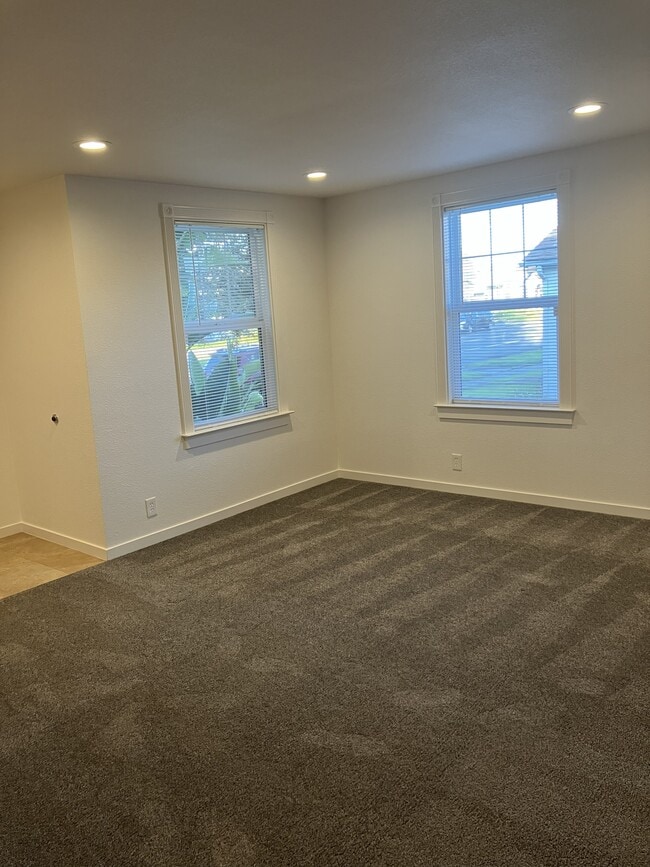 Photo - 1145 Delaware St