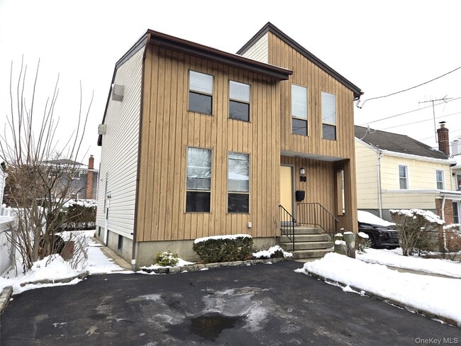 Building Photo - 90 Graywood Rd