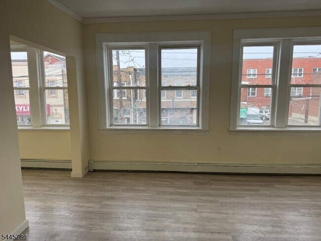 216 Harrison Ave