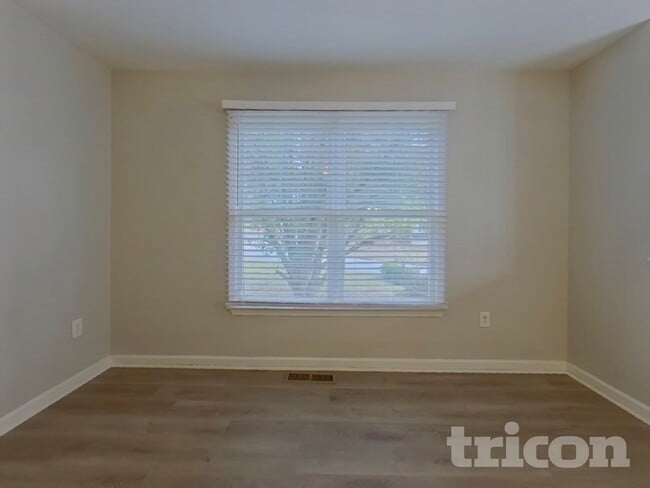 Photo - 1753 Independence Dr