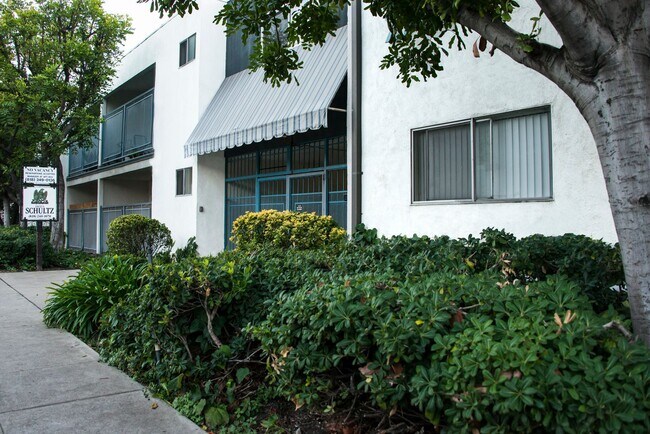 2722 Honolulu Ave