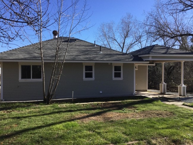 Photo - 305 Glenwood Rd