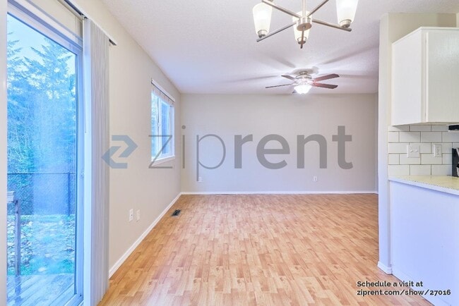 Photo - 43 SW 206th Ave