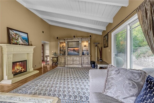 Photo - 1378 Terrace Way