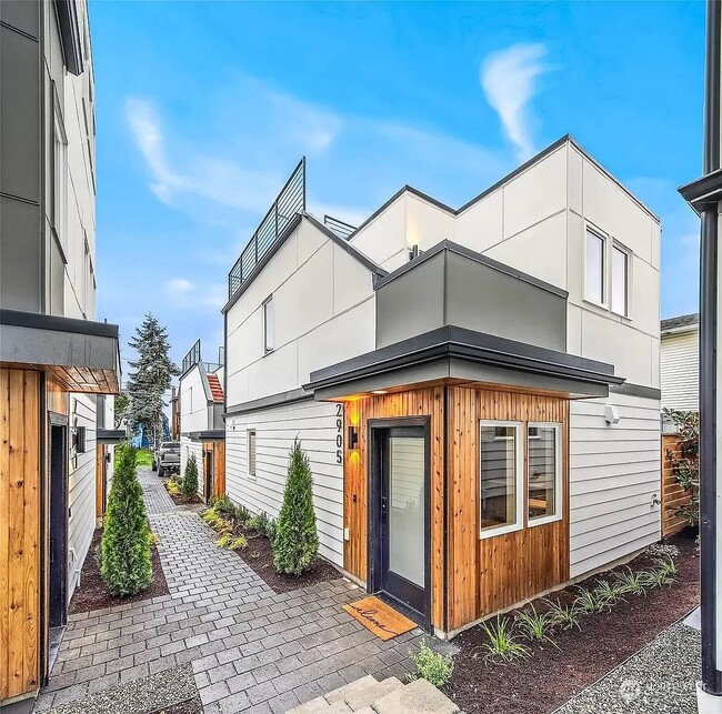 Building Photo - 2905 13th Ave S Rental