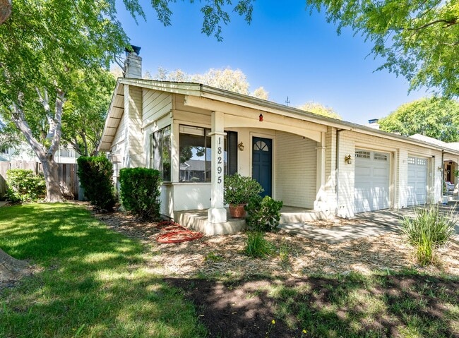 Cute 2 Bedroom Duplex in Great Morgan Hill... - Cute 2 Bedroom Duplex in Great Morgan Hill... House