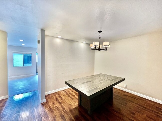 Photo - Beautiful 3B/2.5BA W/ Attached 2 Car Garage & W/D in La Jolla! Unit 149