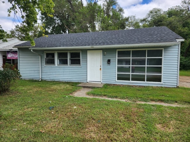 Photo - 16 Delores Dr