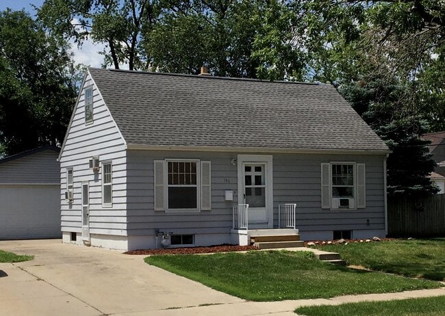 Photo - 146 18th St SW House
