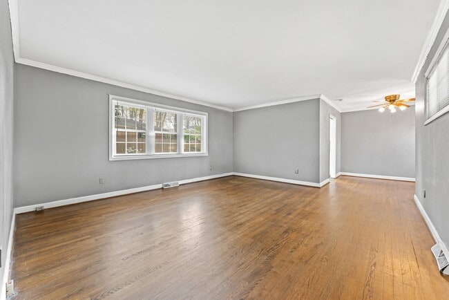 Photo - 34 Knoxbury Terrace