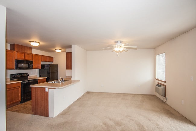 Dining Room - The Weston Apartments