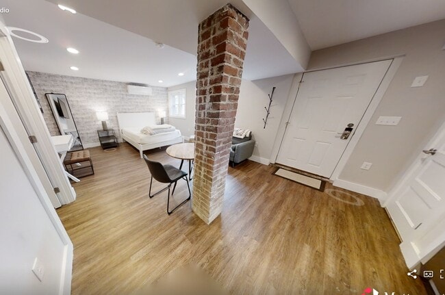 Photo - 65 Beech Glen St Apartments Unit B