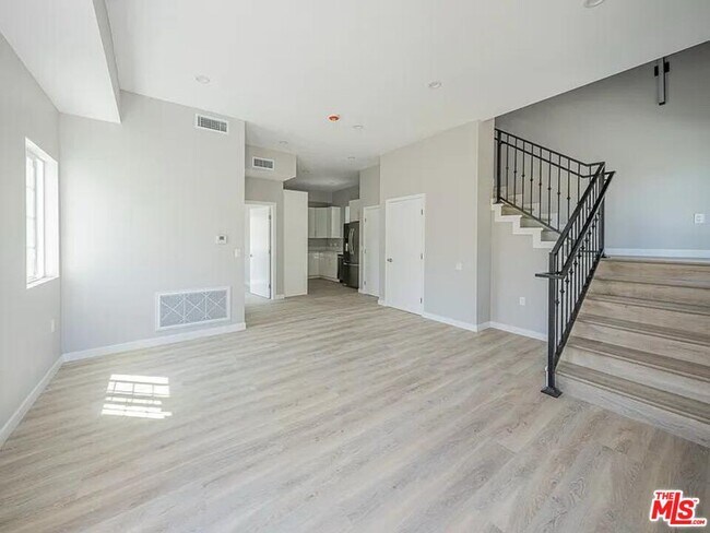 Photo - 10605 Owensmouth Ave House