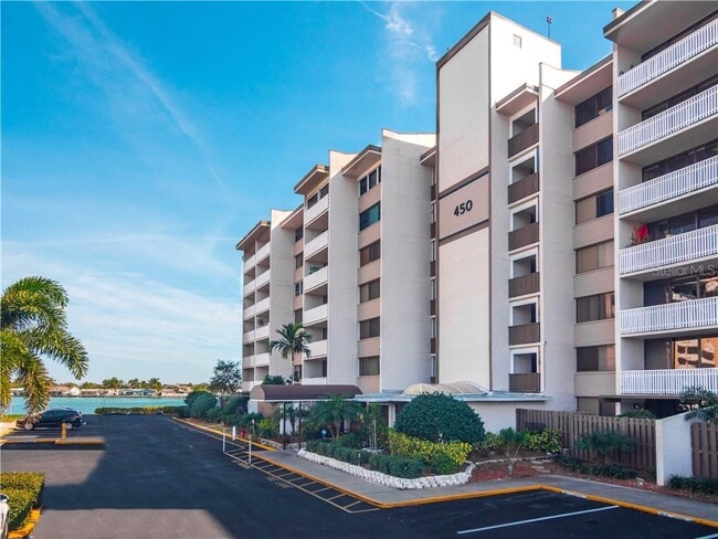 Building Photo - 450 Treasure Island Cswy Unit 303