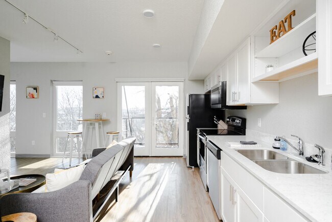 Photo - Arabella: 200 W 1st St - Cedar Falls