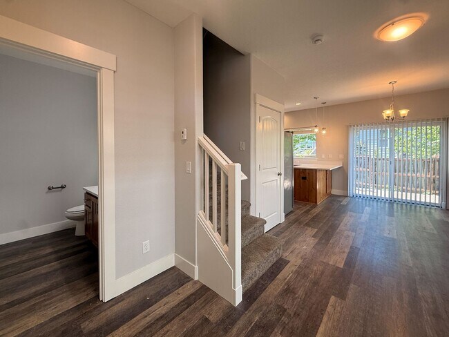 Photo - HONEYBEE5711-5713 Unit 5711