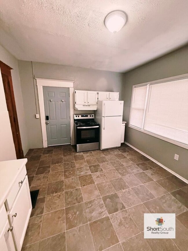 Photo - Updated Duplex 4 bed 2 bath on the NW Side