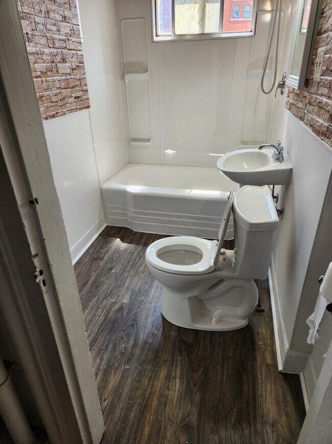 Bathroom - 946 Main St Unit Apartment # 4