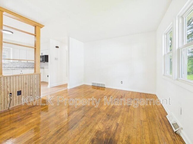 Photo - 1624 Merrill Ave