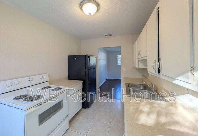 Photo - 6836 Jack Horner Ln