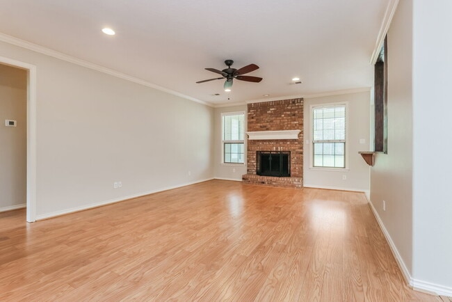 Photo - 16109 McQueen Rd