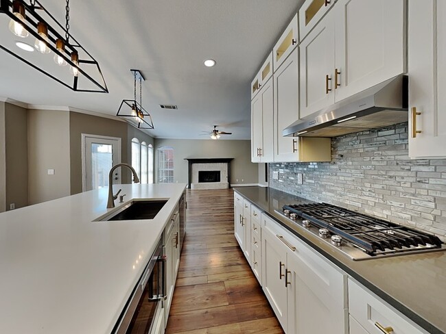 Photo - 1612 Commerce Dr