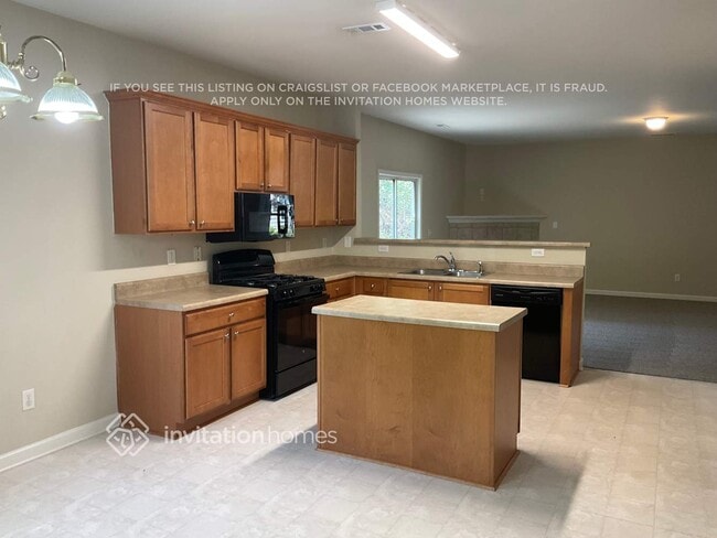 Photo - 876 Win West Pointe NE