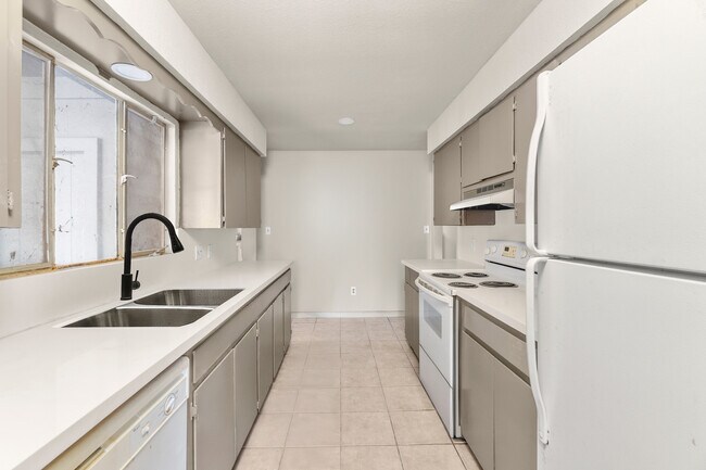 Photo - 1700 N 6th St