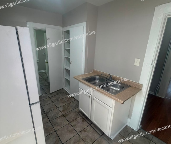 Photo - 5025 Tod Ave Unit #2
