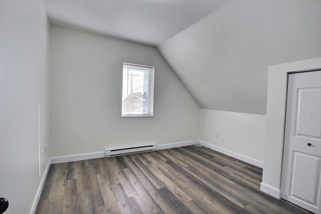 Photo - 153 St. George St Unité c