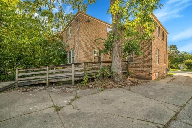 Photo - 2546 W 115th St