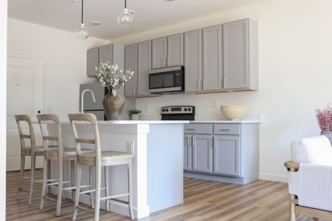 Photo - Midland Pointe