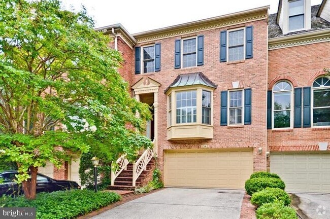 Building Photo - 1540 Hampton Hill Cir Rental