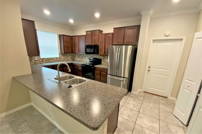 Photo - 10667 Lake Montauk Dr