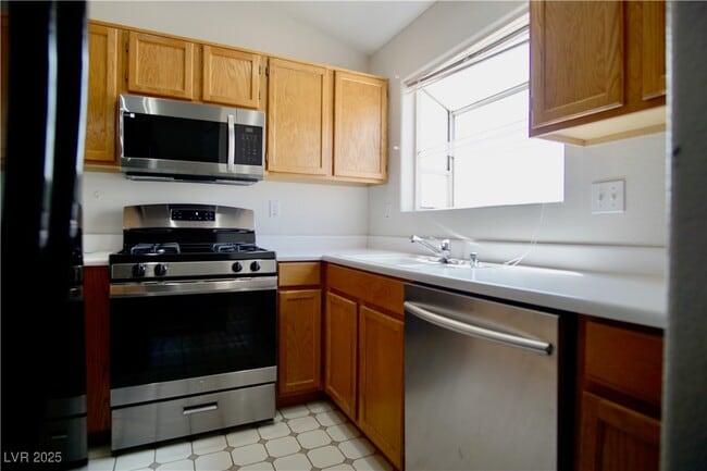 Building Photo - 733 Anne Ln Unit 66F