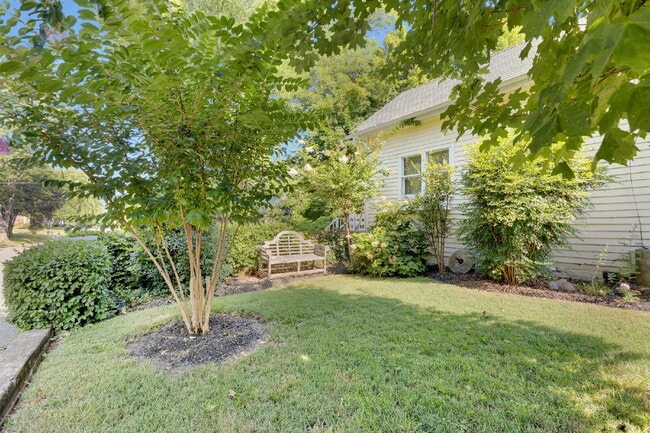 Photo - Beautiful Furnished 3 Bedroom Home in Historic District