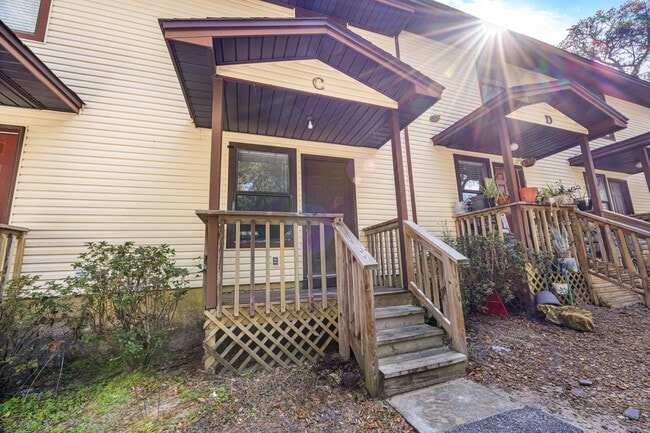 Building Photo - 205 Marquette St