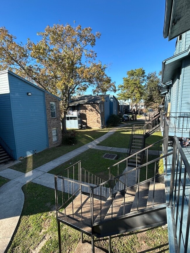 Building Photo - 10001 Westpark Dr Unit 96 Rental