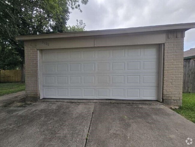 Building Photo - 5400 Linda Ln Rental