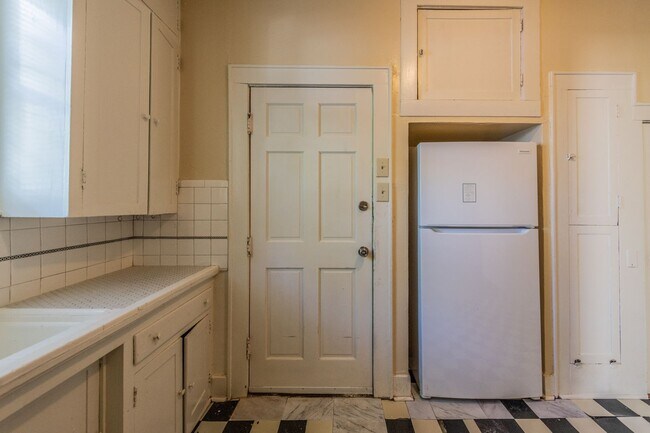 Photo - 327 Eleanor Ave Unit 01