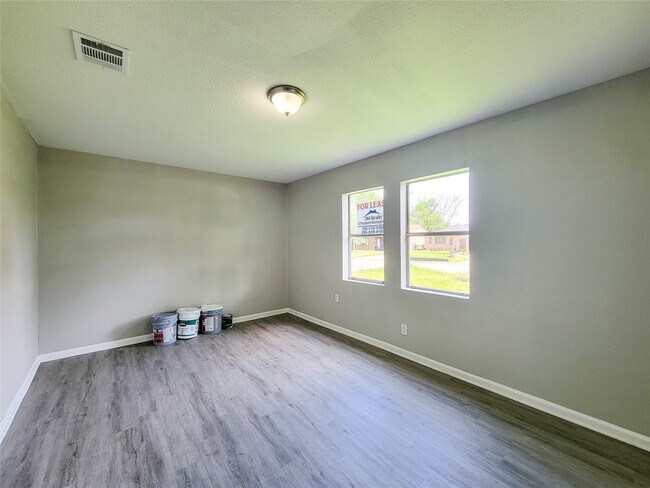 Photo - 4909 Holloway Dr