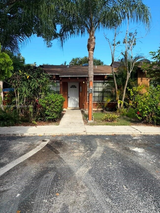 Building Photo - 7456 NW 33rd St