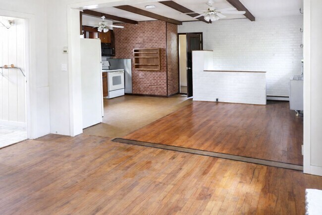 Photo - Spacious 5-Bedroom, 4-Bathroom Home Near UVM & Downtown Burlington (10 Walnut St)