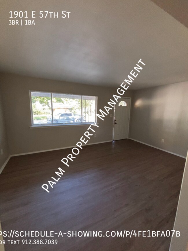 Photo - 1901 E 57th St