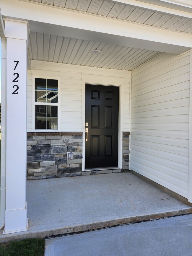 Photo - 722 Peyden Ln