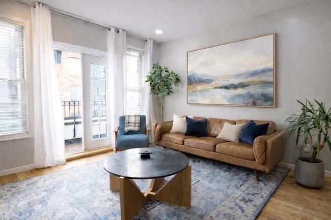 Building Photo - 901 MADISON St Unit 5F