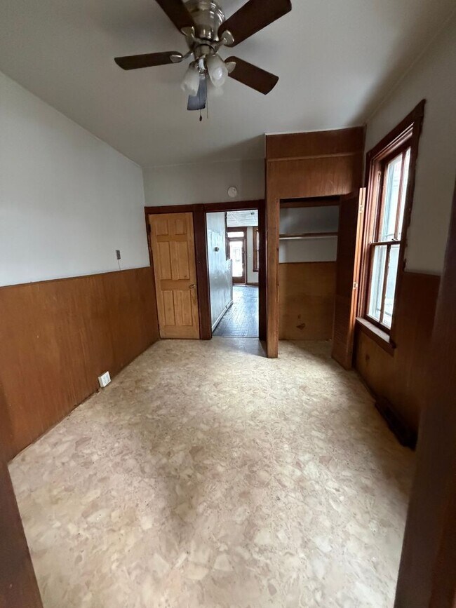 Photo - 5 Bedroom Pet Friendly House in Lancaster!